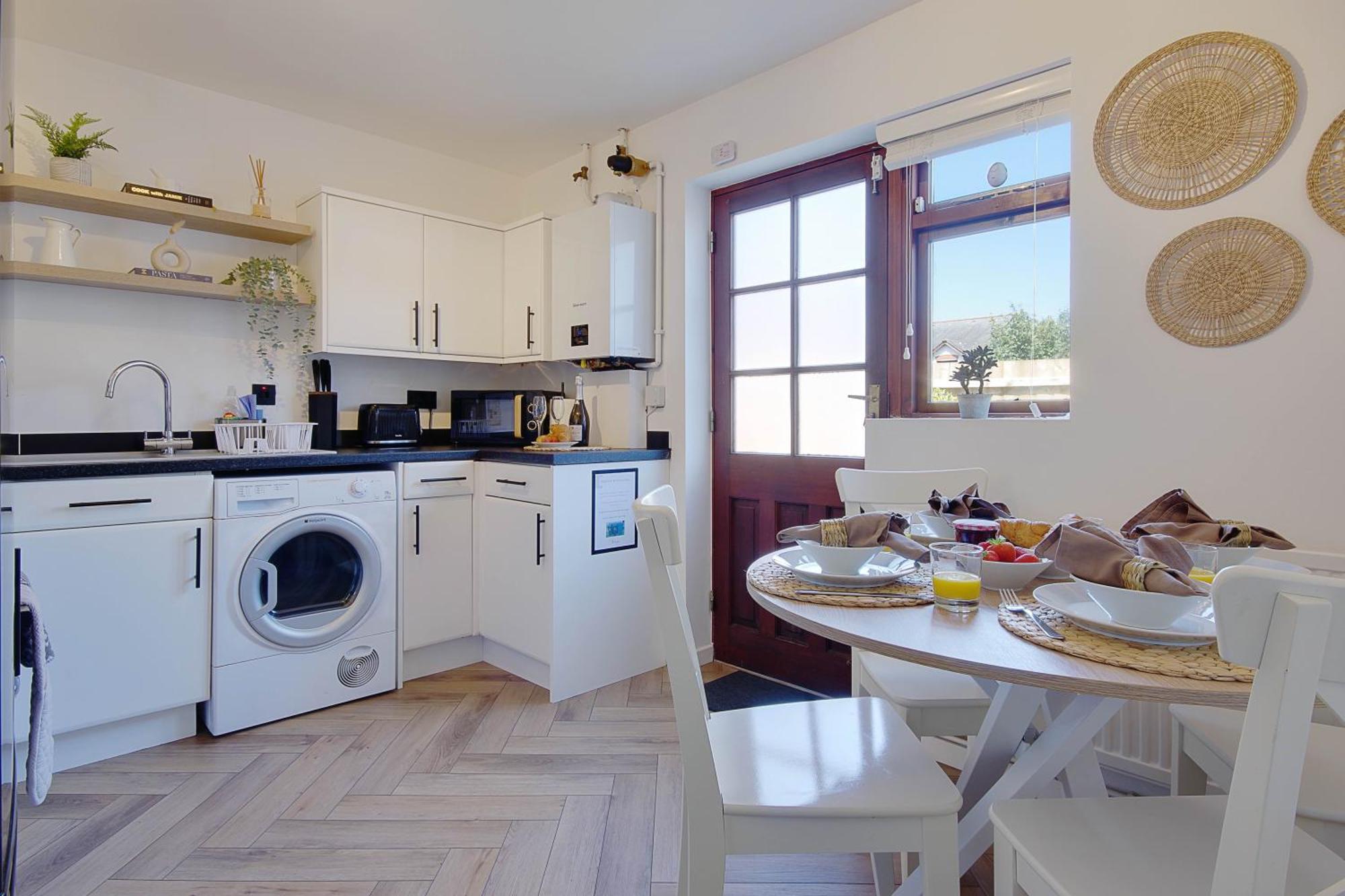The Nook - Cosy Coastal Retreat Near Sandbanks Poole Exteriör bild